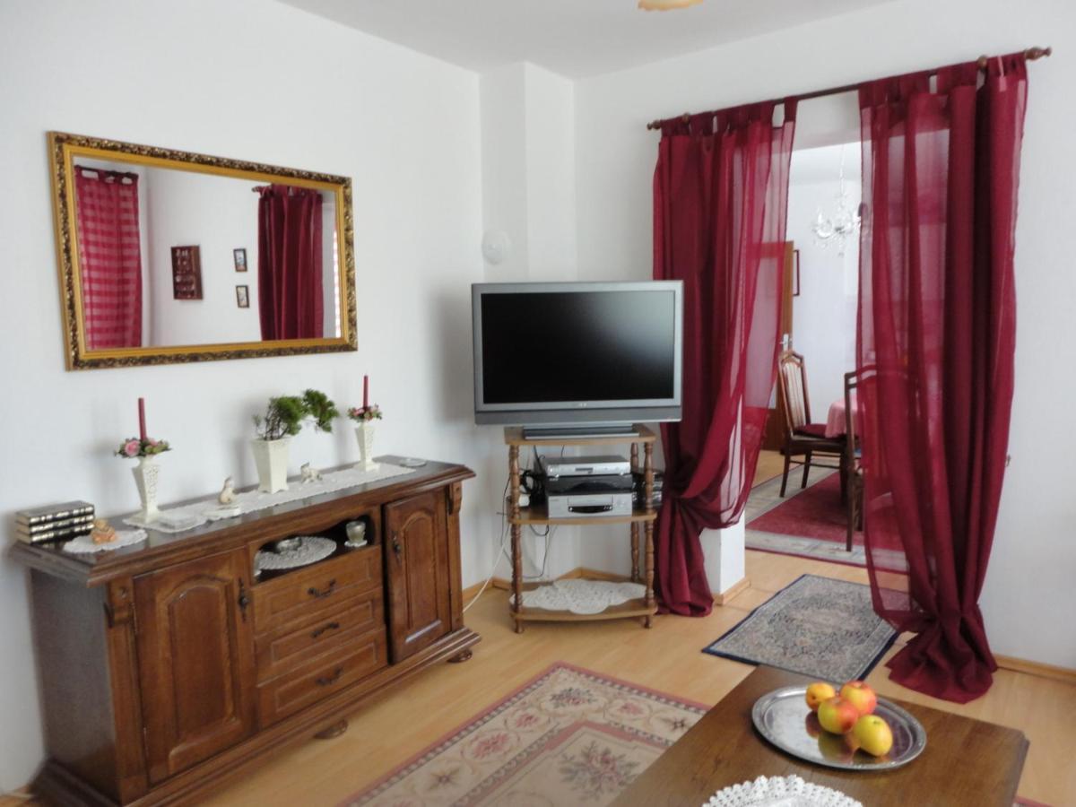 Hotel Wisteria à Tivat Extérieur photo