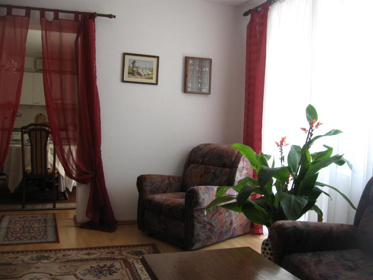 Hotel Wisteria à Tivat Extérieur photo
