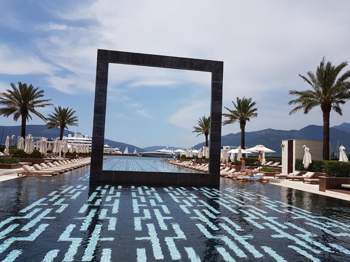 Hotel Wisteria à Tivat Extérieur photo
