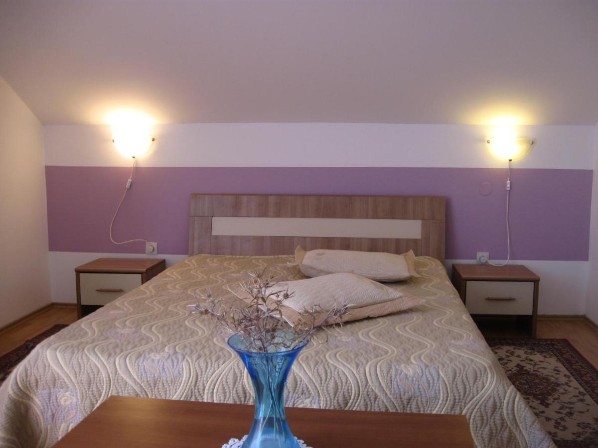 Hotel Wisteria à Tivat Extérieur photo