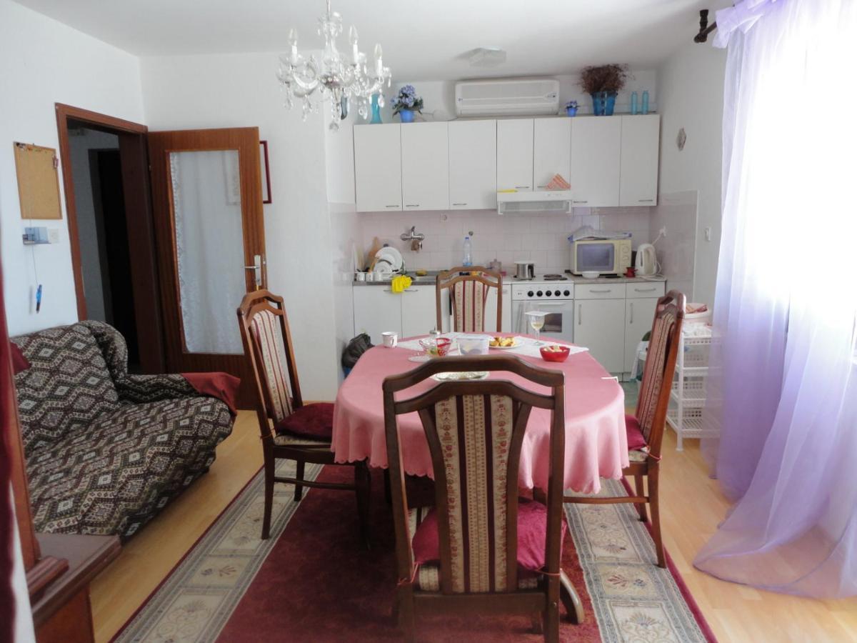 Hotel Wisteria à Tivat Extérieur photo