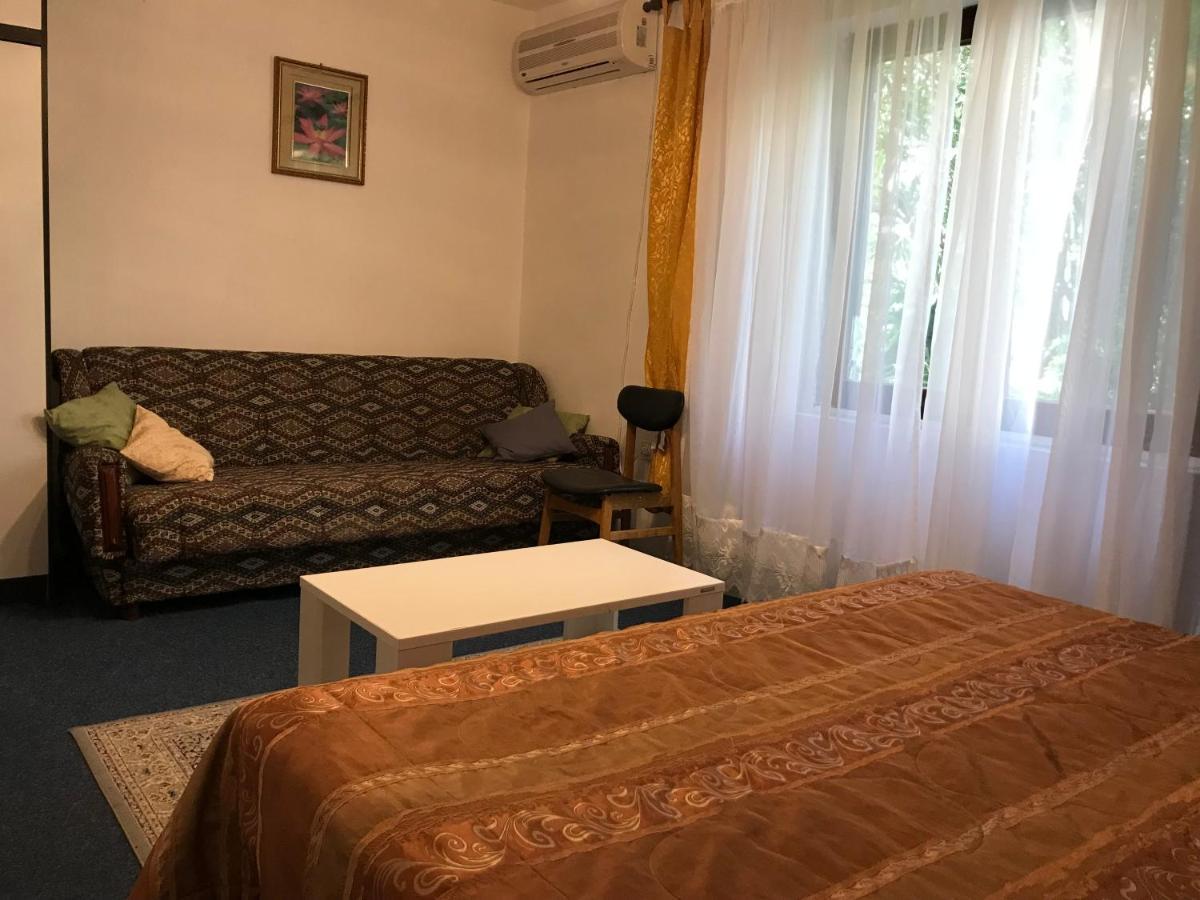 Hotel Wisteria à Tivat Extérieur photo